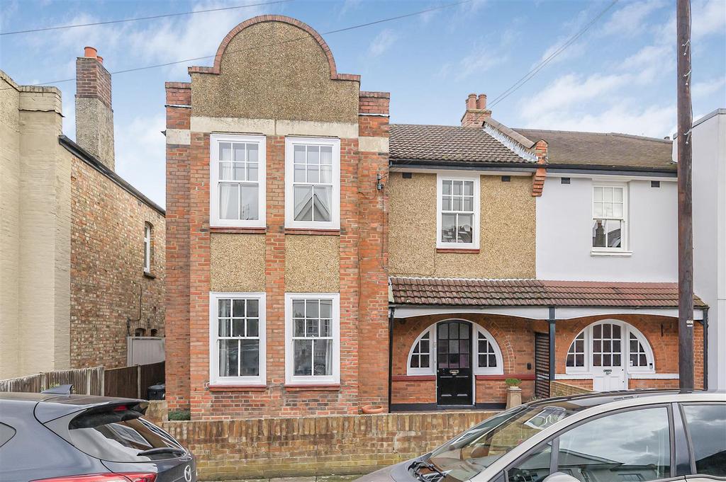 James Anderson   Leinster Avenue  East Sheen  SW1 