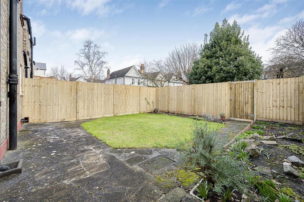 James Anderson   Leinster Avenue  East Sheen  SW1 