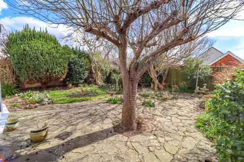2 bedroom detached bungalow for sale, Oakwood Road, Hayling Island