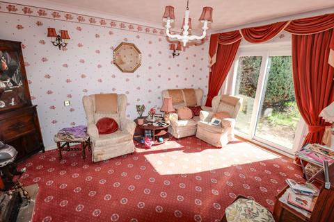 2 bedroom detached bungalow for sale, Oakwood Road, Hayling Island