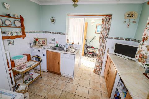 2 bedroom detached bungalow for sale, Oakwood Road, Hayling Island