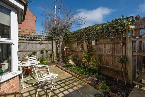 15 Cages Close, Whitstable, CT5 4FD