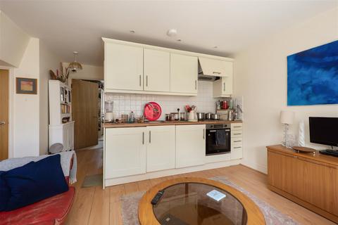 15 Cages Close, Whitstable, CT5 4FD
