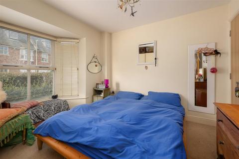 15 Cages Close, Whitstable, CT5 4FD