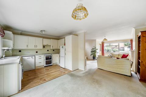 2 Avington Close, Guildford, GU1 1SL