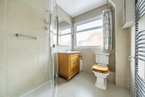 2 Avington Close, Guildford, GU1 1SL