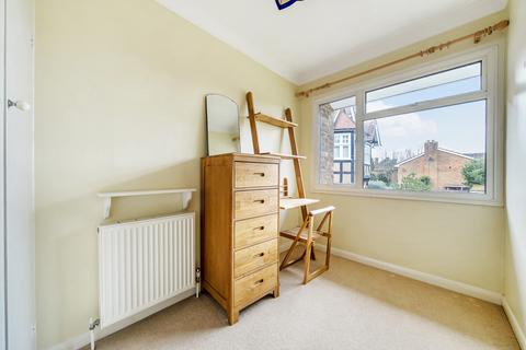 2 Avington Close, Guildford, GU1 1SL