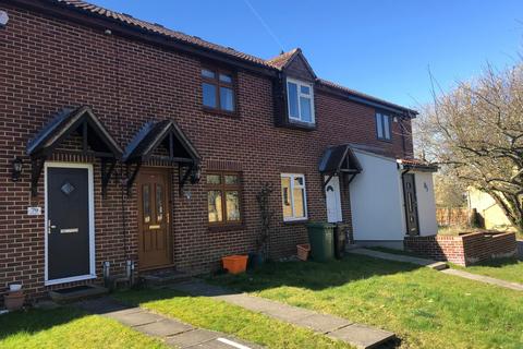 2 bedroom terraced house to rent, Marlborough Way, Billericay