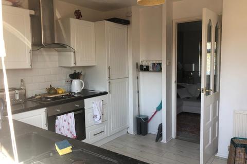 2 bedroom terraced house to rent, Marlborough Way, Billericay