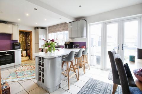 5 Cleves Close, Grange Park, Swindon, SN5 6JX