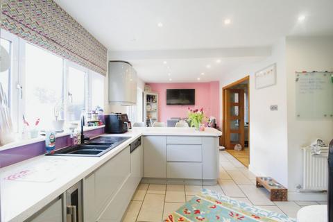 5 Cleves Close, Grange Park, Swindon, SN5 6JX