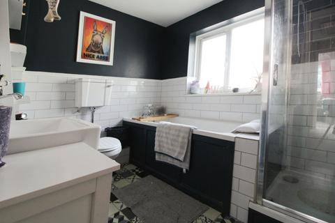 5 Cleves Close, Grange Park, Swindon, SN5 6JX
