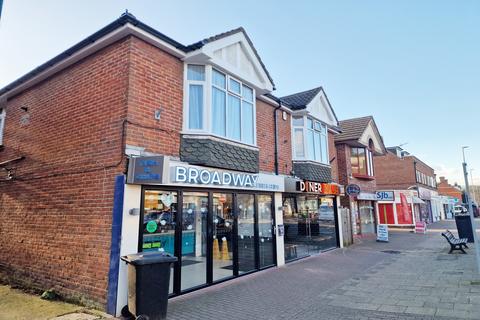 2 bedroom flat to rent, Broadstone