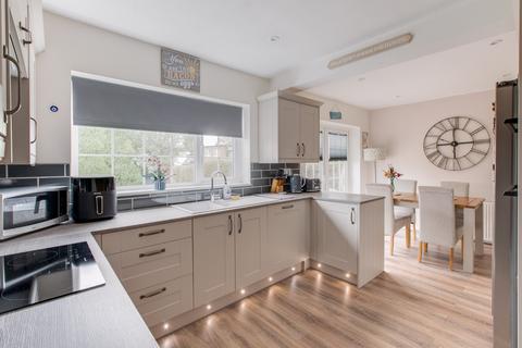 4 bedroom detached house for sale, Stourbridge Road, Bromsgrove, Worcestershire, B61