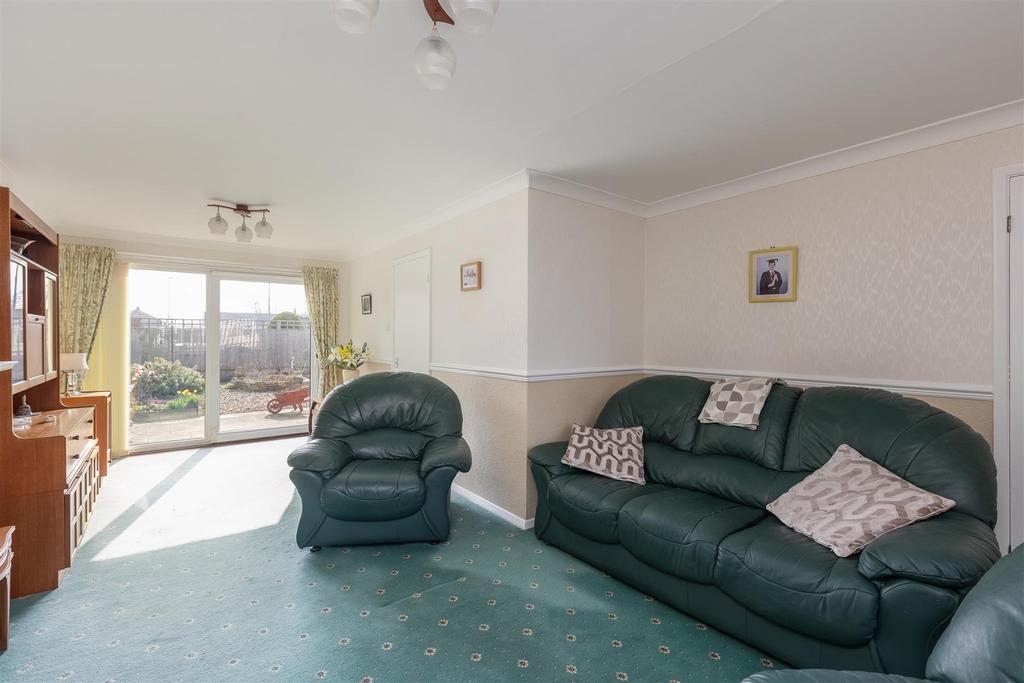 Glenmore Drive 19 Sitting Room-2.jpg