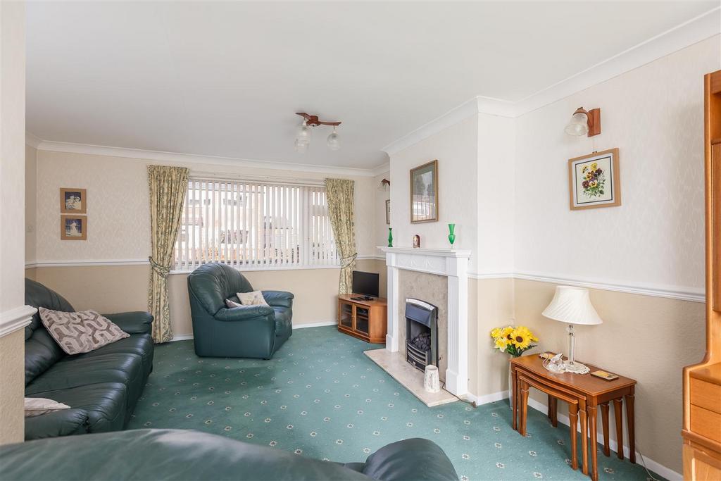 Glenmore Drive 19 Sitting Room-3.jpg