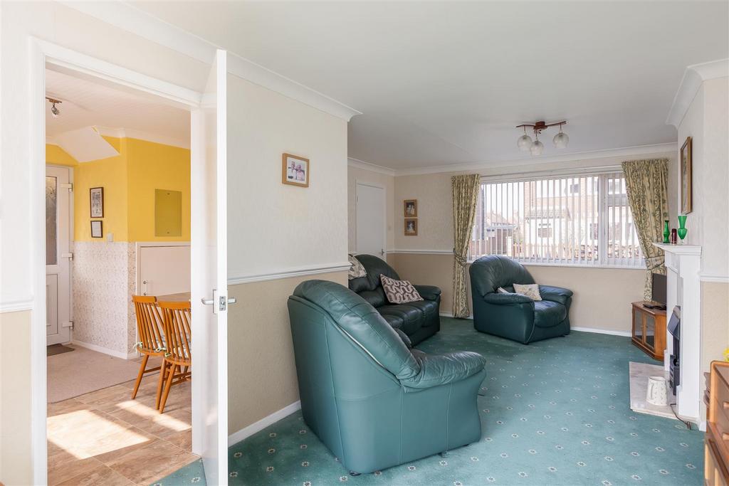 Glenmore Drive 19 Sitting Room-5.jpg
