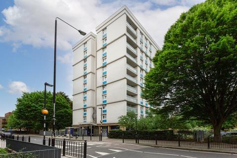 2 bedroom apartment to rent, Ballinger Point, Bromley High Street, London