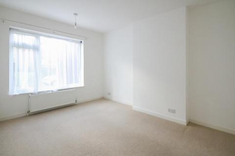 17 Linden Court, Leatherhead, KT22 7JG