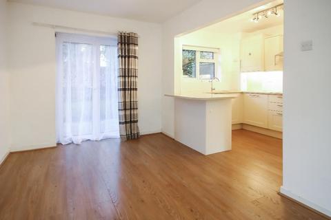 17 Linden Court, Leatherhead, KT22 7JG