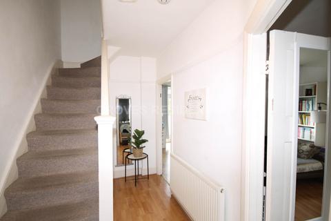 25 South Lane, New Malden, KT3 5HU