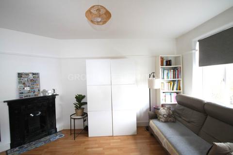 25 South Lane, New Malden, KT3 5HU