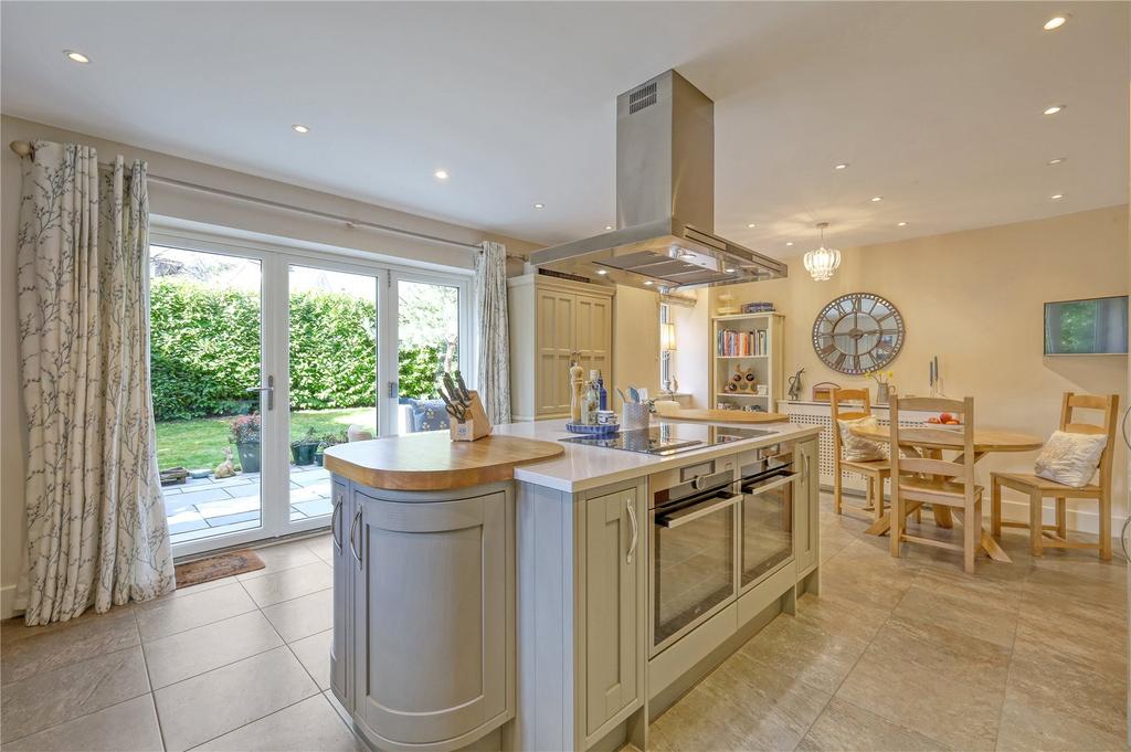 Kitchen/ Breakfast