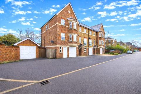 Horton Crescent, Epsom, KT19
