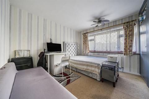 10 Woolwich Road, Belvedere, DA17 5EW