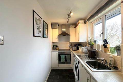 1 bedroom flat to rent, Green Pond Close, London E17