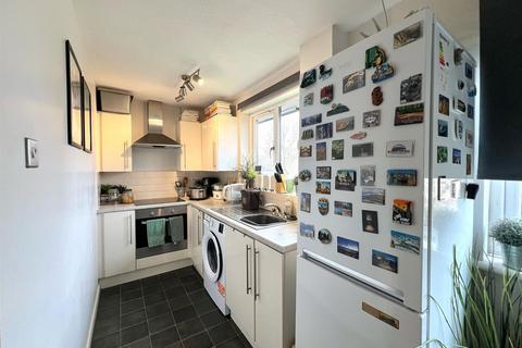 1 bedroom flat to rent, Green Pond Close, London E17