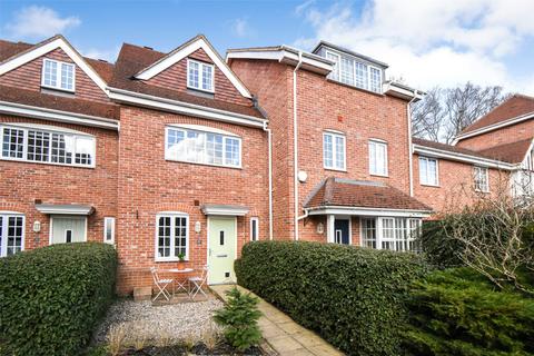11 Foundry Close, Hook, RG27 9JD