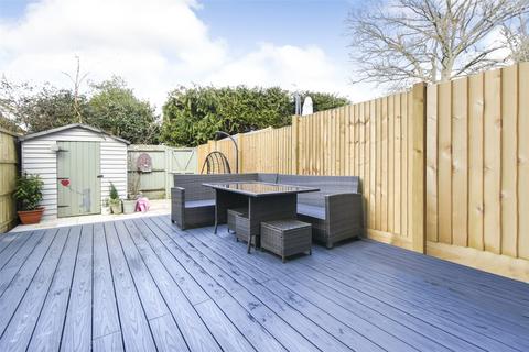 11 Foundry Close, Hook, RG27 9JD
