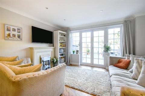 11 Foundry Close, Hook, RG27 9JD