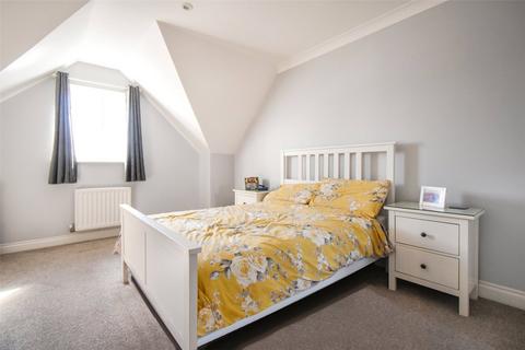 11 Foundry Close, Hook, RG27 9JD