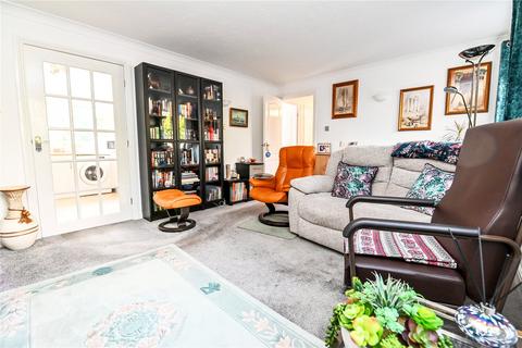 2 bedroom apartment for sale, Lakeside Pines, Barrs Avenue, New Milton, Hampshire, BH25