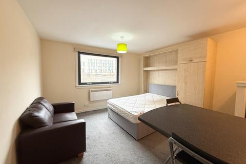 Studio to rent, Blackfriars Road, Merchant City