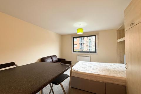 Studio to rent, Blackfriars Road, Merchant City