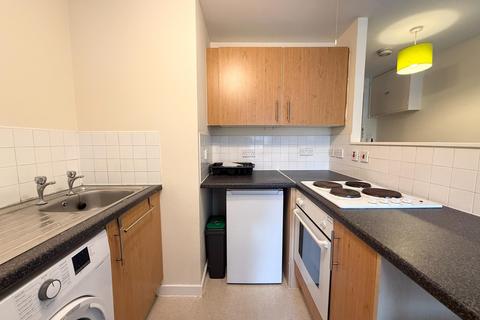 Studio to rent, Blackfriars Road, Merchant City