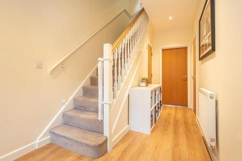 16 Burrow Close, Watford, WD17 4DS