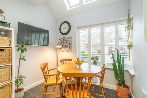 16 Burrow Close, Watford, WD17 4DS