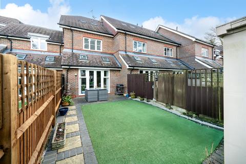 16 Burrow Close, Watford, WD17 4DS