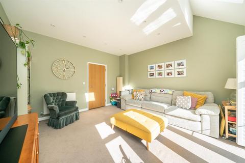 16 Burrow Close, Watford, WD17 4DS