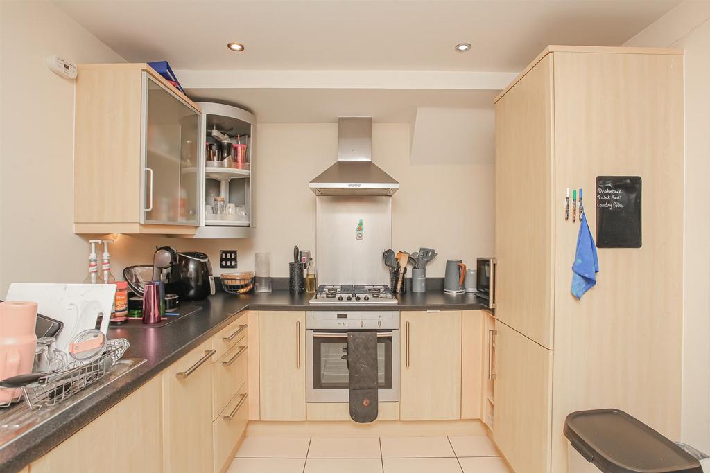 Kitchen 2.jpg