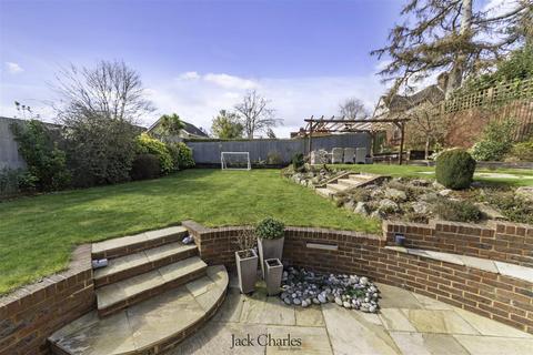 4 bedroom detached house for sale, Kendal Close, Tonbridge