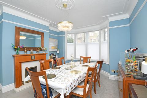 undefined, King's Road, Harrogate