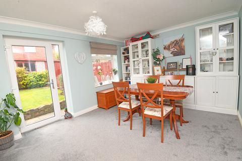 12 Bryony Way, Harrogate, HG3 2UH