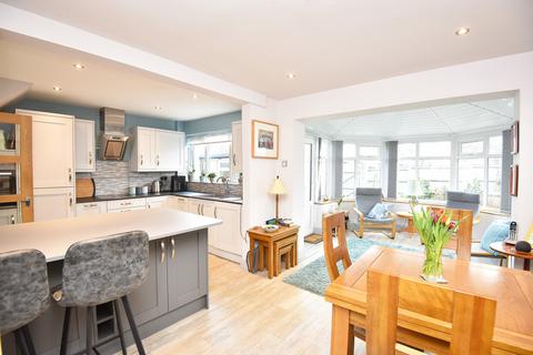 42 Durham Way, Harrogate, HG3 2TB