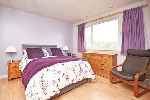 42 Durham Way, Harrogate, HG3 2TB