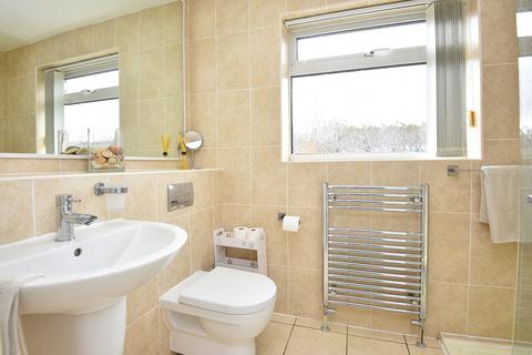 42 Durham Way, Harrogate, HG3 2TB